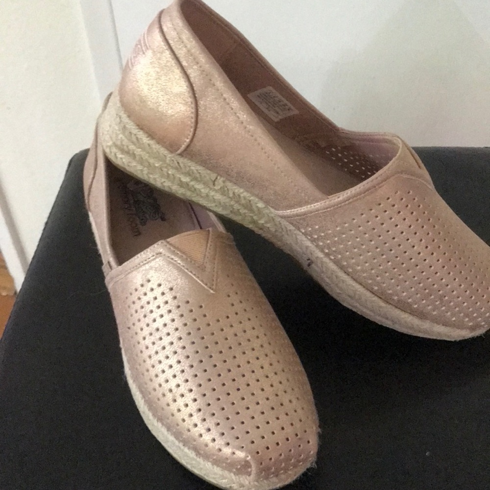 NWOB - BOBS ESPADRILLES - Metallic Pink